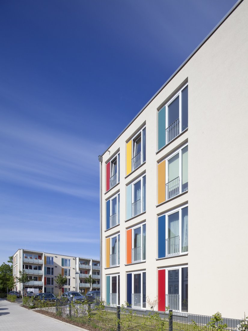 Pierwsze ekologiczne osiedle w Nadrenii Północnej Westfalii łączy najwyższą wydajność energetyczną zgodną ze standardem domów pasywnych z ambitną architekturą.