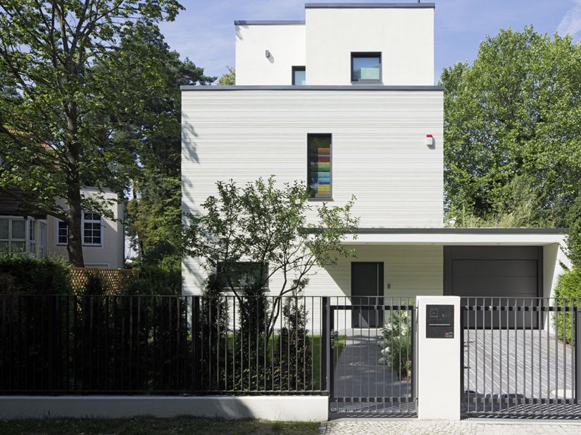 Dzięki kreatywnej aranżacji elewacji z ociepleniem ETICS dom mieszkalny w Berlinie staje się prawdziwą atrakcją.