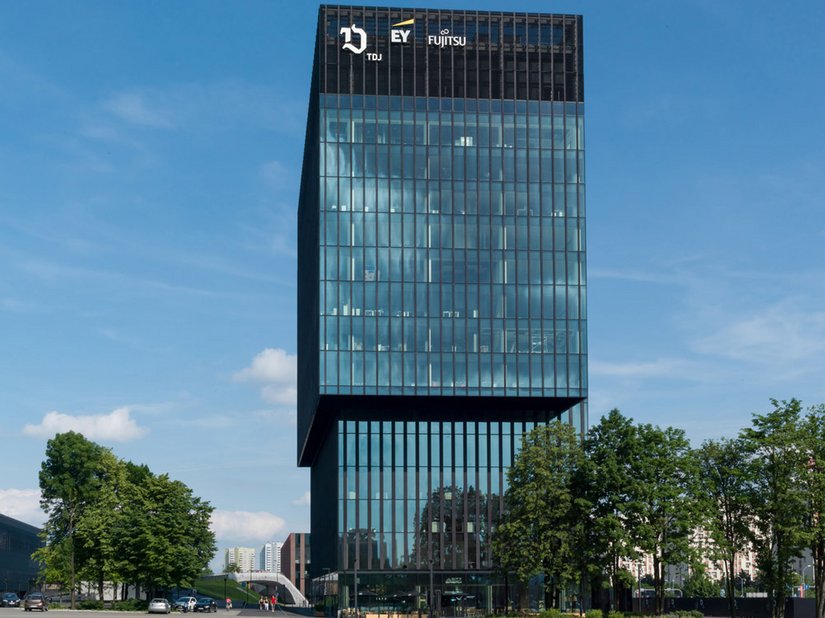 Biurowiec jest położony w centrum Katowic.