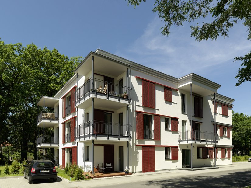 Grupa budynków mieszkalnych powstała w bezpośrednim sąsiedztwie parku rozrywki Filmpark Babelsberg.