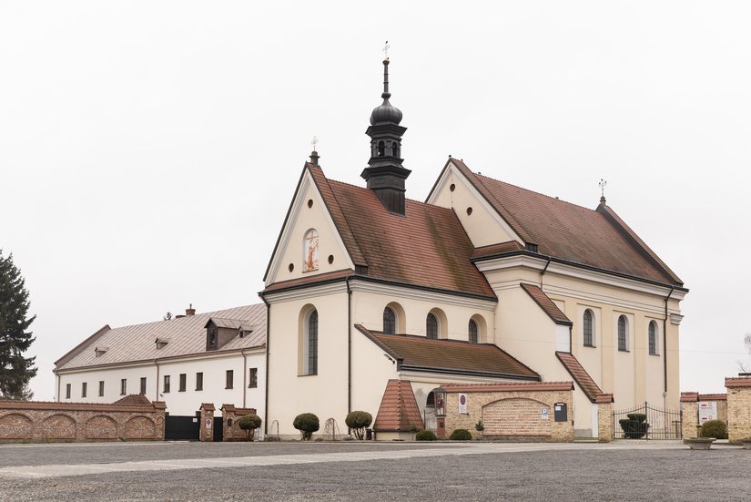 Barokowy kościół klasztorny w Bieczu, wzniesiony w XVII wieku, należy do najwcześniejszych zreformowanych klasztorów w Polsce. Firma SolBid została wybrana do realizacji kompleksowego remontu wnętrza obiektu.
