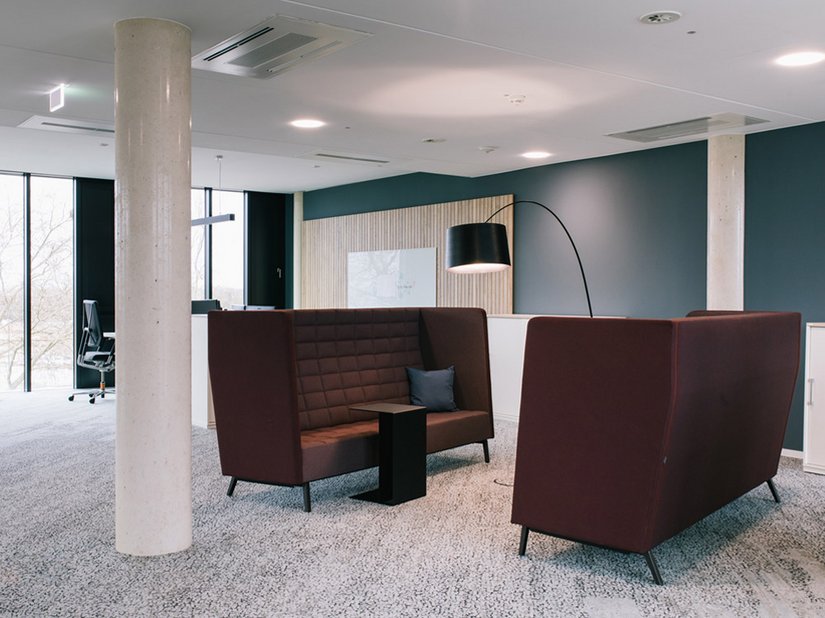 Poza atrakcyjnymi biurami i salami konferencyjnymi koncepcja obejmuje również powierzchnie typu open-space oraz nietypowe przestrzenie wspólne.