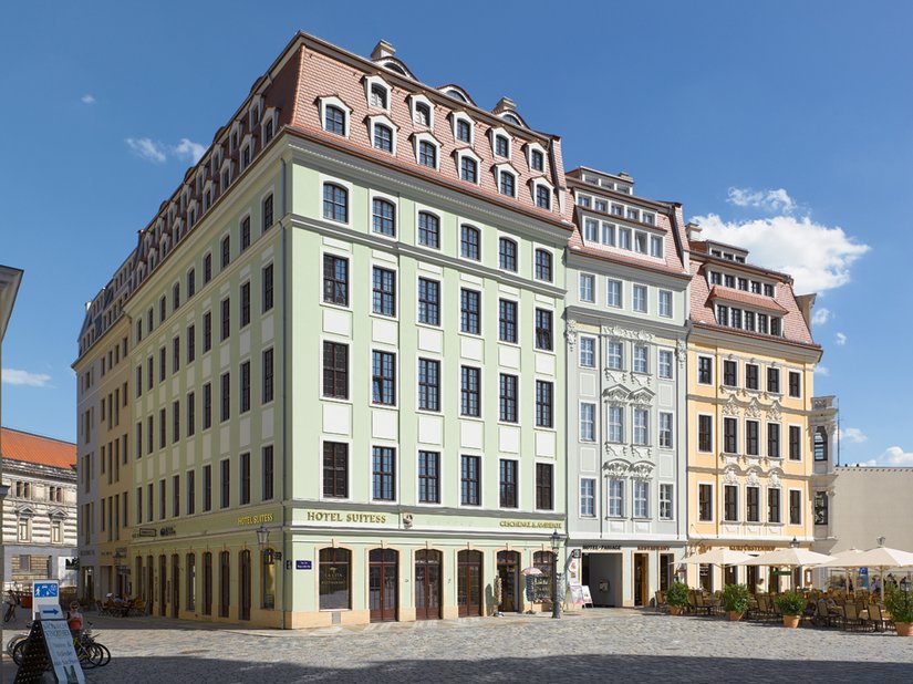 Z elewacją północną domu „Haus zum Schwan” (na zdjęciu po lewej) przy ulicy Salzgasse bezpośrednio połączone są dwa nowe budynki w skromnym miejskim stylu.