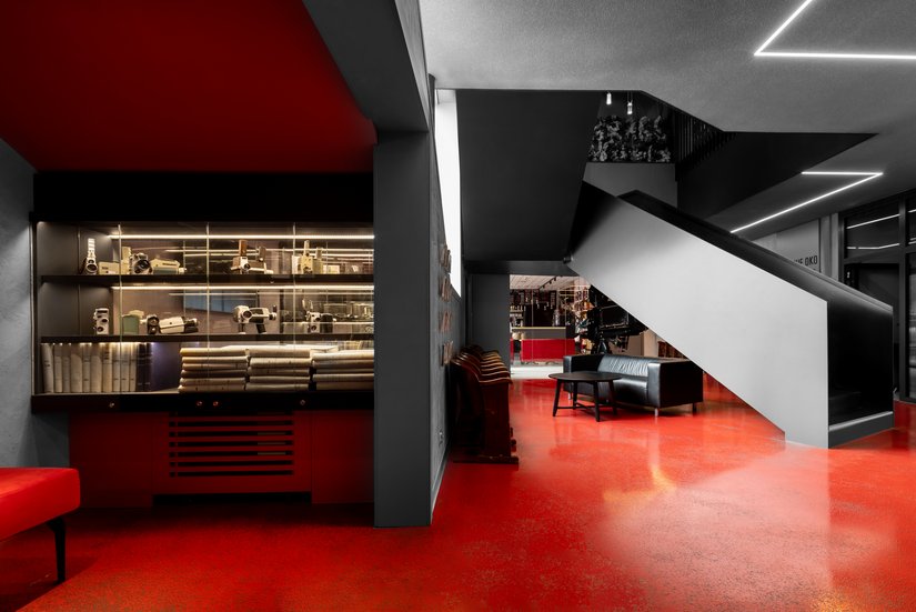 Na wykonanie prac przeznaczono zaledwie cztery tygodnie – przy jednoczesnym funkcjonowaniu centrum filmowego. W realizacji tego złożonego zadania kluczową rolę odegrały produkty firmy Brillux.