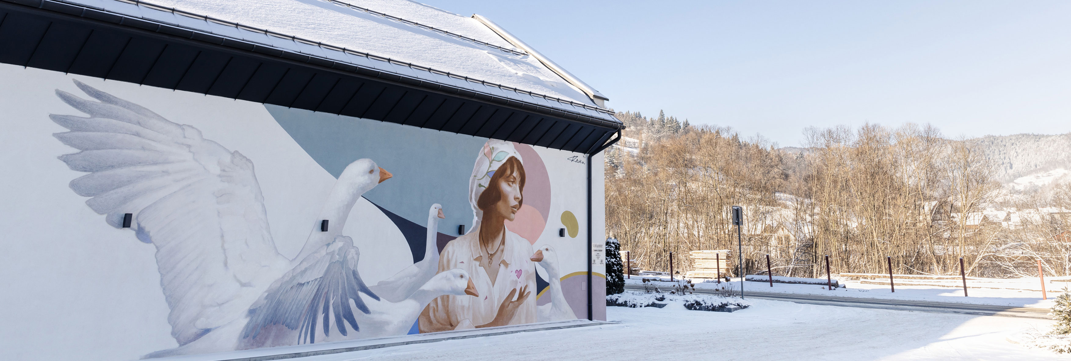 Mural „Dama z gęsią”, Ochotnica Dolna